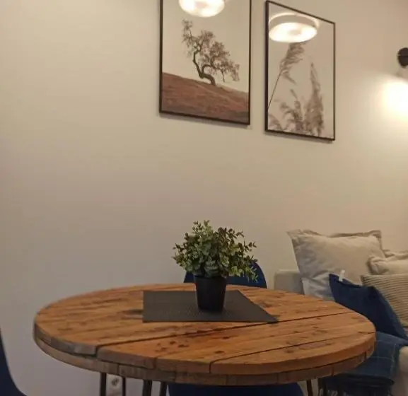 Juniorsviitti, Hostel Pałacyk