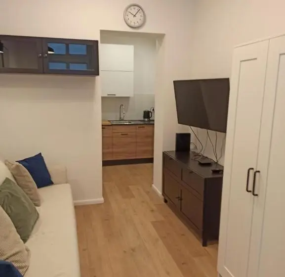 Juniorsviitti, Hostel Pałacyk