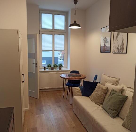 سوییت جونیور, Hostel Pałacyk