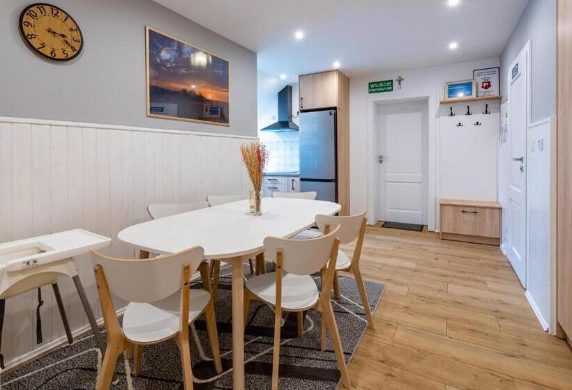 غرفة قياسية ثلاثية, Apartamenty Defala I Strefa Relaksu Natural Touch