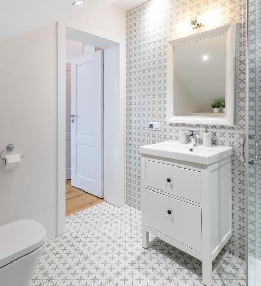 غرفة قياسية ثلاثية, Apartamenty Defala I Strefa Relaksu Natural Touch