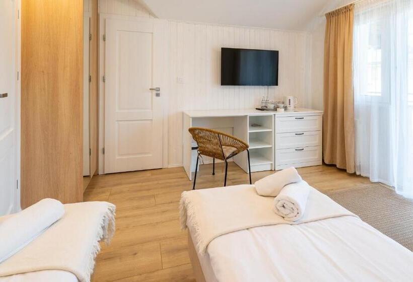 غرفة قياسية ثلاثية, Apartamenty Defala I Strefa Relaksu Natural Touch