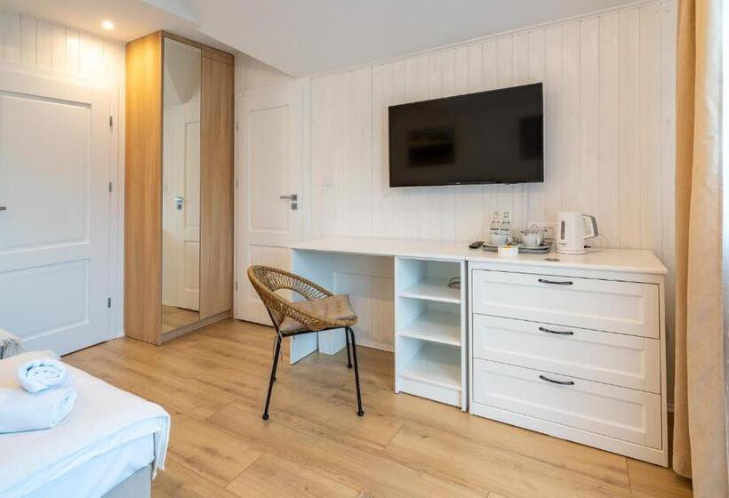 غرفة قياسية ثلاثية, Apartamenty Defala I Strefa Relaksu Natural Touch