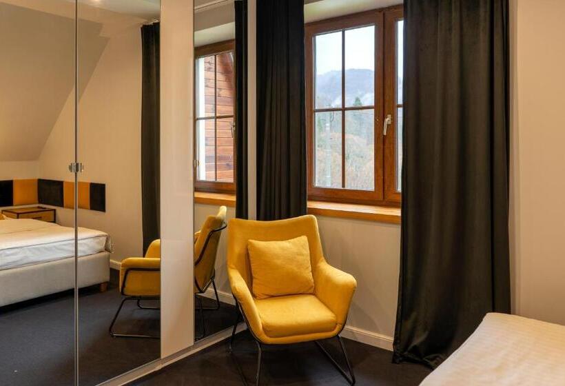 スタンダードスタジオ, Caryńska Resort & Spa