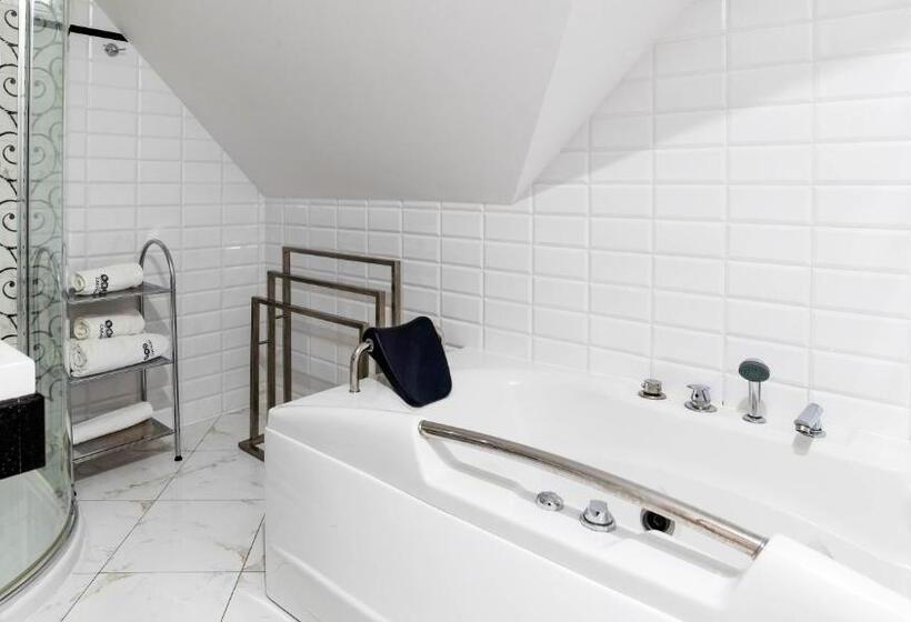 スタンダードスタジオ, Caryńska Resort & Spa