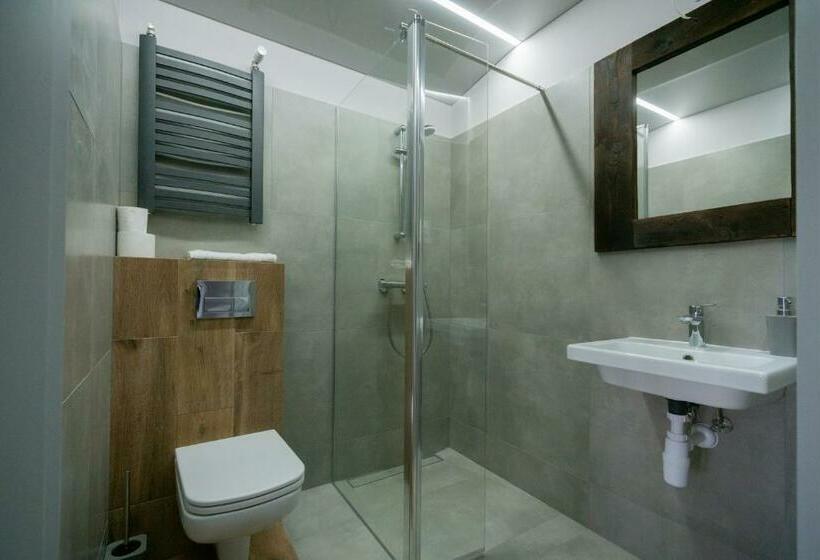 غرفة قياسية, Chutor Nad Narwią