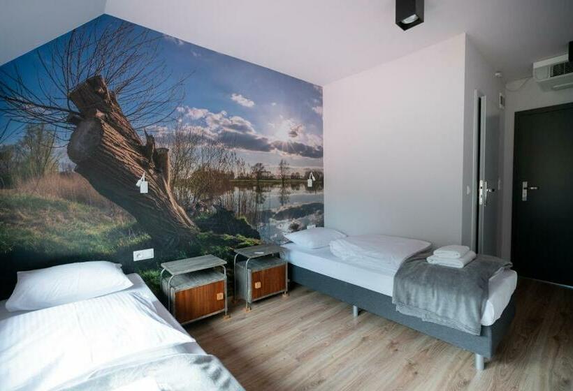 غرفة قياسية, Chutor Nad Narwią