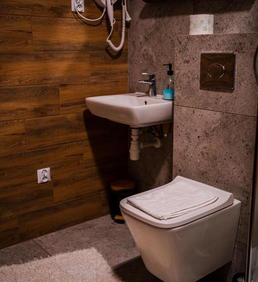 جناح, Chutor Nad Narwią