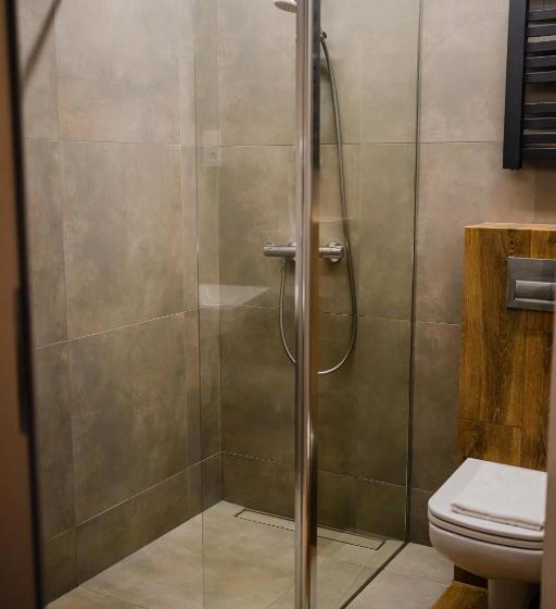 غرفة قياسية فردية, Chutor Nad Narwią