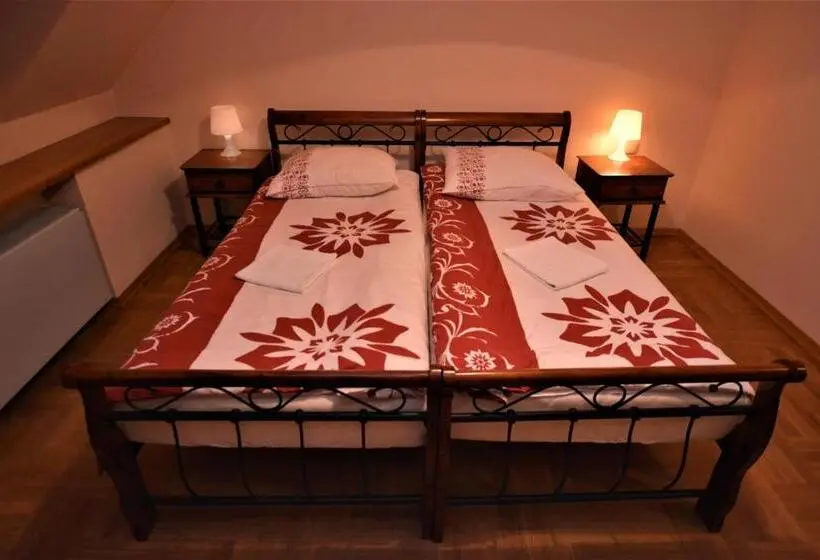 Standard Kolmen Hengen Huone, Dwor Osieczek