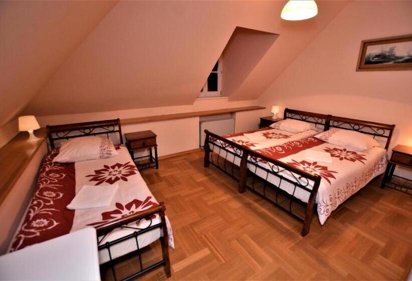 غرفة قياسية ثلاثية, Dwor Osieczek