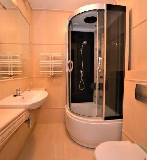 Comfort Kolmen Hengen Huone, Dwor Osieczek