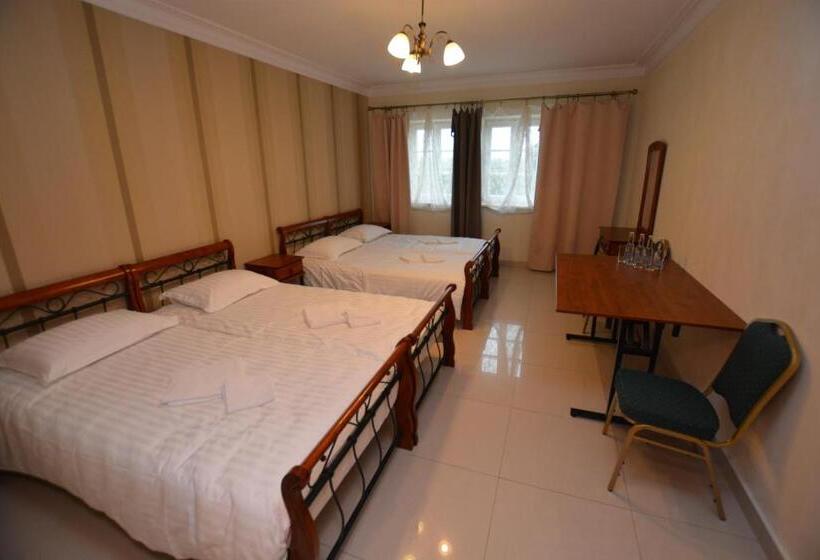 غرفة رباعية اقتصادية مع حمام مشترك, Dwor Osieczek