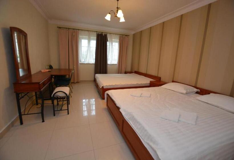 غرفة رباعية اقتصادية مع حمام مشترك, Dwor Osieczek