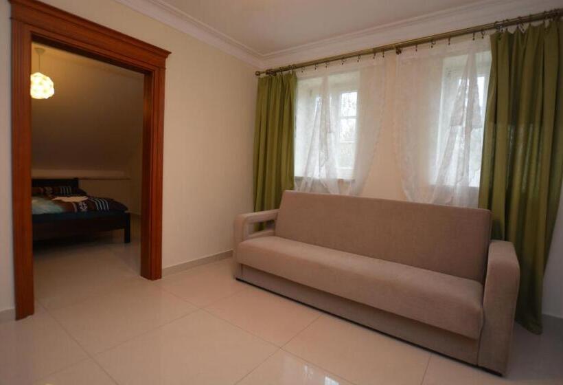 غرفة عائلية, Dwor Osieczek