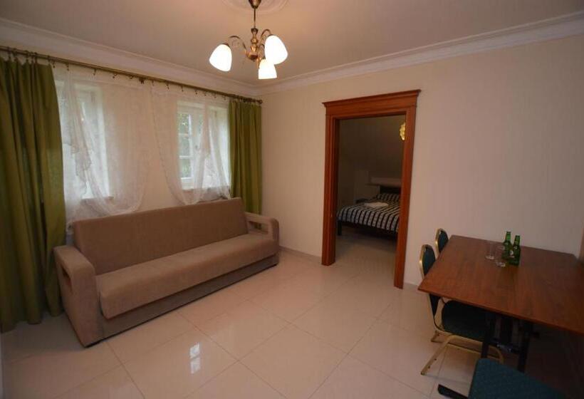 غرفة عائلية حمام مشترك, Dwor Osieczek