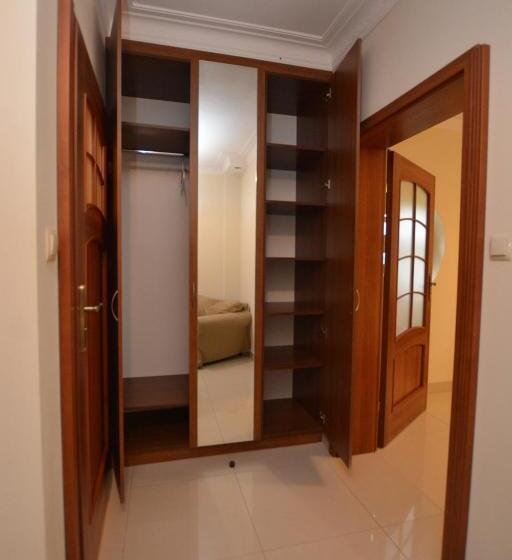 غرفة كلاسيكية ثلاثية, Dwor Osieczek