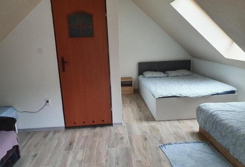 带阳台标准四人间, Kurnik Polski Agroturystyka