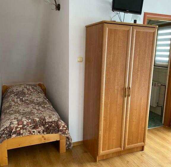 חדר סטנדרט לשלושה עם מרפסת, Murań