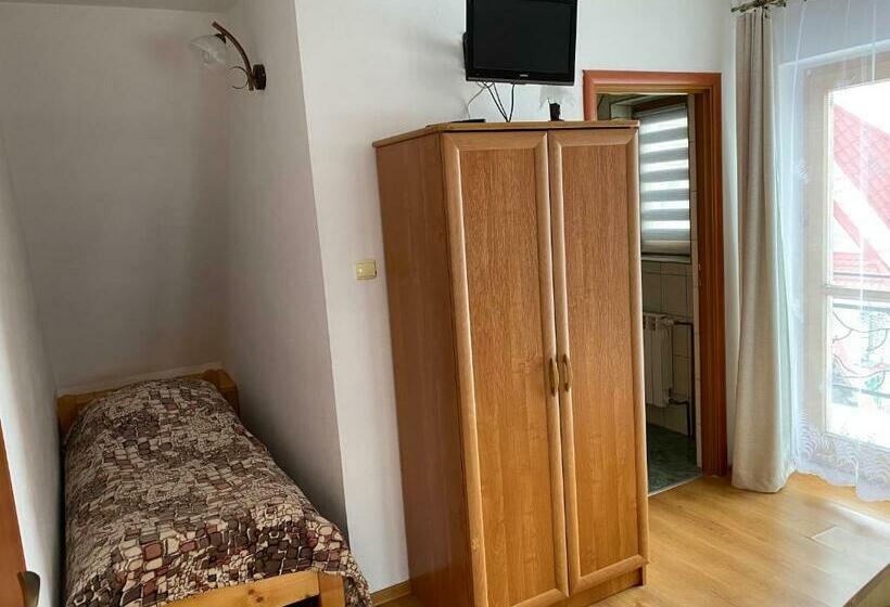 חדר סטנדרט לשלושה עם מרפסת, Murań