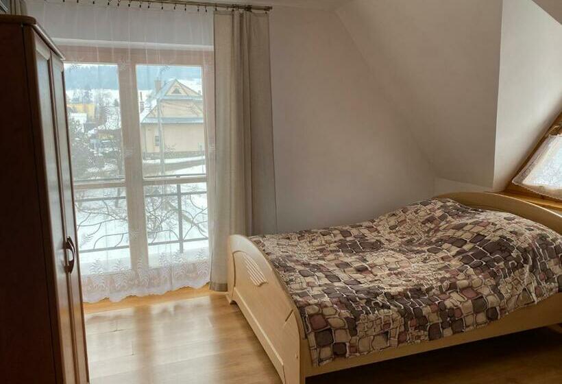 חדר סטנדרט לשלושה עם מרפסת, Murań