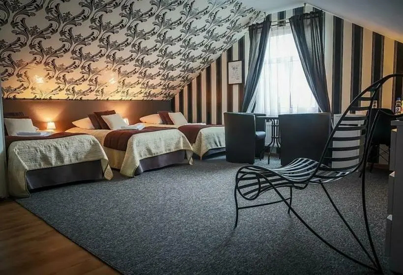 スタンダード４人部屋, Napoleon