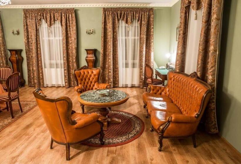 דירת חדר, Napoleon