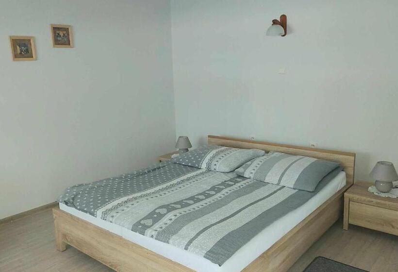 اتاق استاندارد, Inter Bar Motel