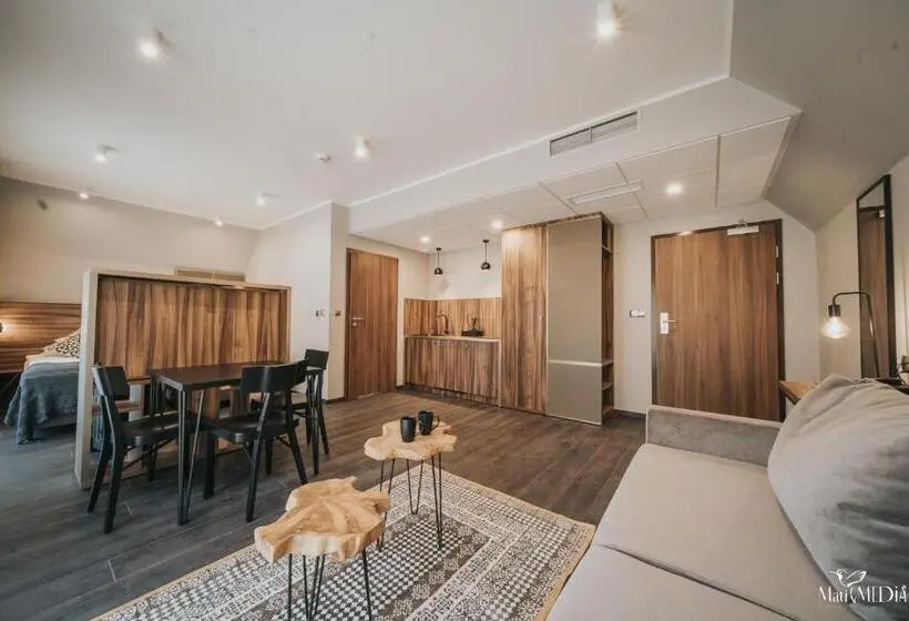 スタンダードスタジオ, Lake Hill Karkonosze Apartments