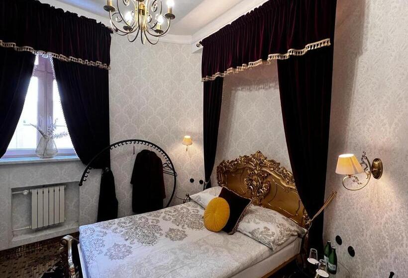 דירת חדר, Night O Clock Business Aparts