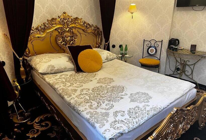 דירת חדר, Night O Clock Business Aparts