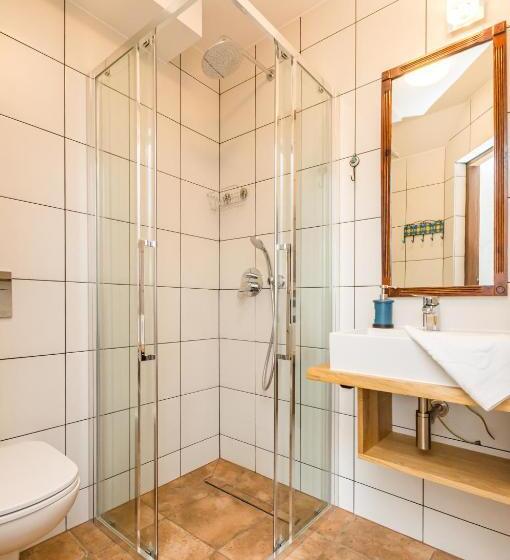 Номер Стандарт Вид на Озеро, Dom Podróżnika