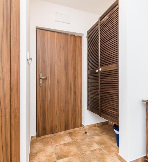 Номер Стандарт Вид на Сад, Dom Podróżnika