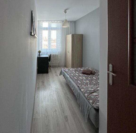 اتاق استاندارد, Kwadrat Apartamenty Grottgera