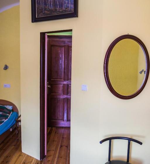 Трехместный Номер Классика, Noclegi Na Polnej