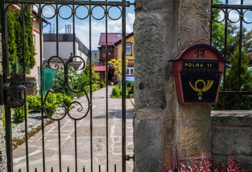 Четырехместный Номер Стандарт, Noclegi Na Polnej