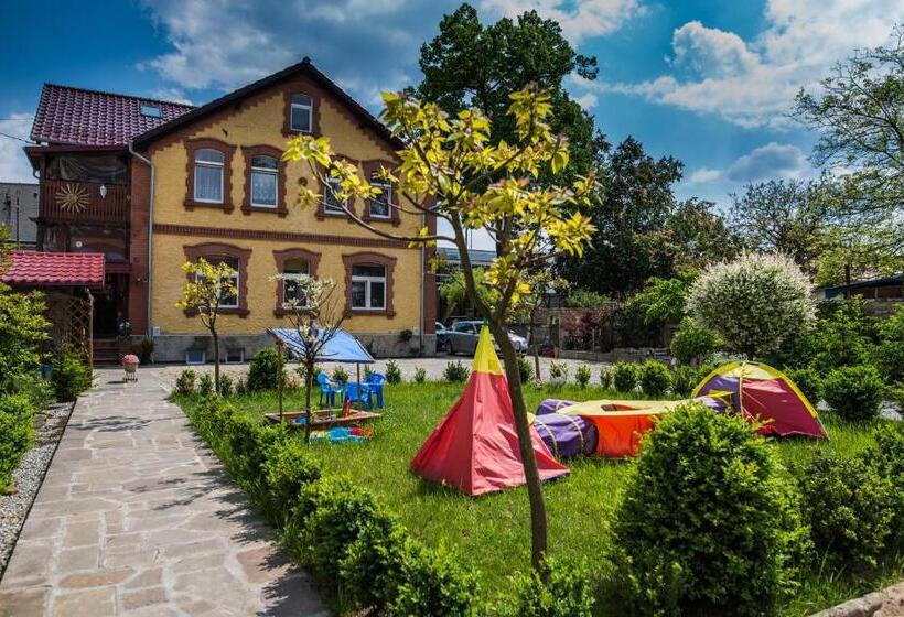 Четырехместный Номер Deluxe, Noclegi Na Polnej