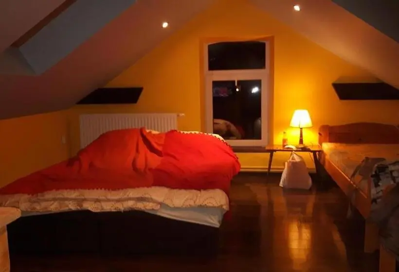 デラックスの４人部屋, Noclegi Na Polnej