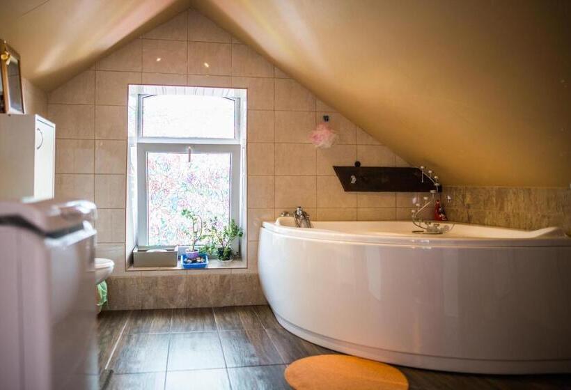 Четырехместный Номер Deluxe, Noclegi Na Polnej