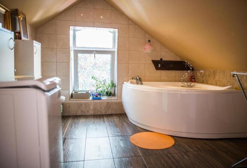 Четырехместный Номер Deluxe, Noclegi Na Polnej