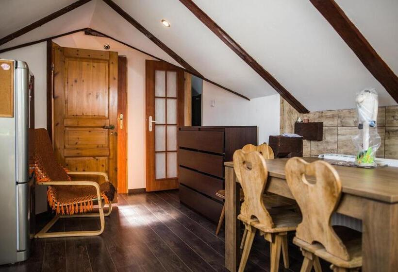 Четырехместный Номер Deluxe, Noclegi Na Polnej