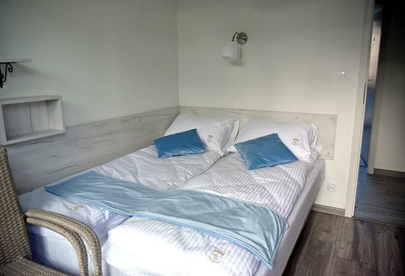 Quarto Estandar com Sacada, Pensjonat Alka