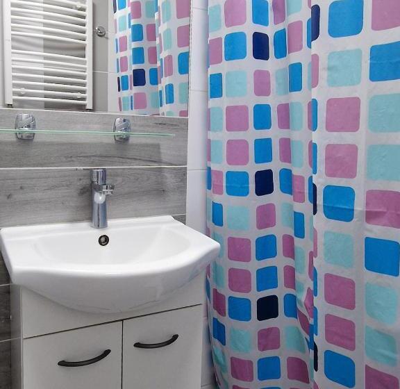 חדר לארבעה סטנדרטי עם מרפסת, Pensjonat Alka