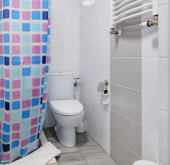 Quarto Quadruple Standart com Varanda, Pensjonat Alka