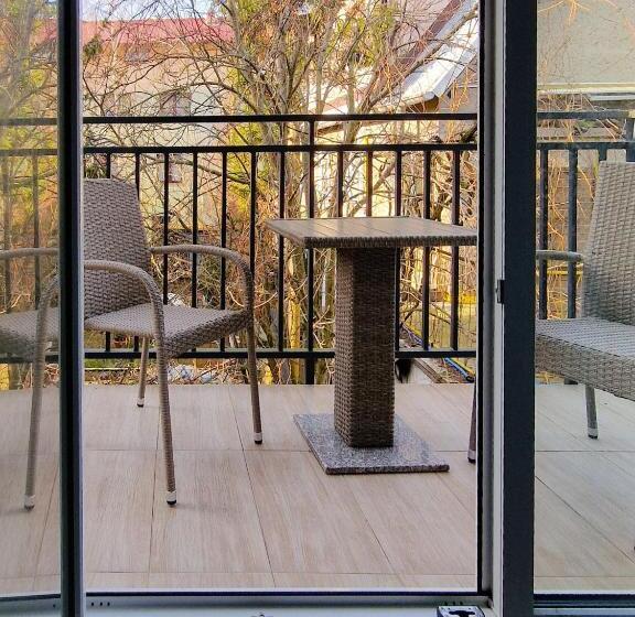 חדר לארבעה סטנדרטי עם מרפסת, Pensjonat Alka