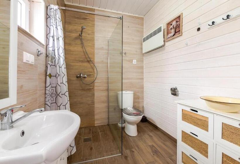 샬레, Dom Wczasowy Laguna