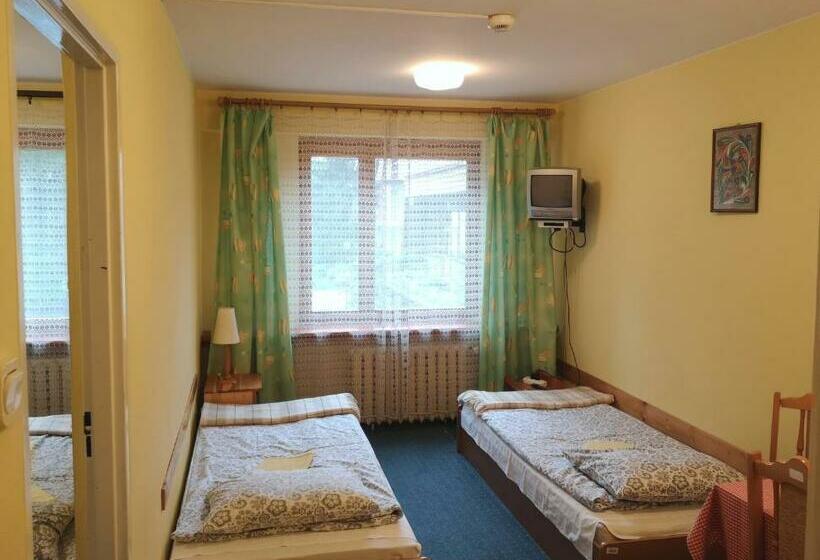 اتاق استاندارد چهارنفره با بالکن, Ośrodek Szpulki