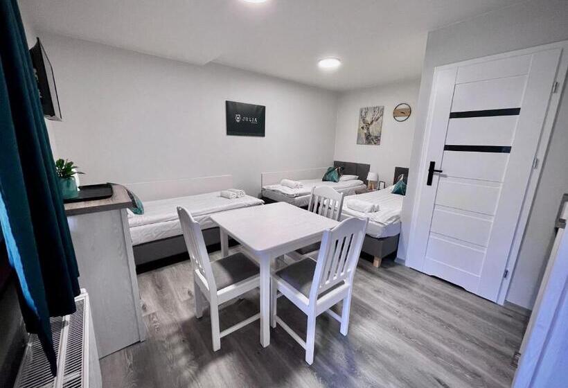 غرفة قياسية ثلاثية, Ośrodek Wypoczynkowy Julia W Samociążku