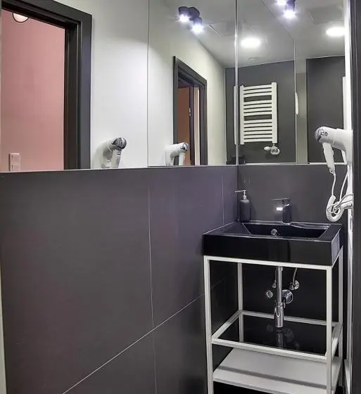 １ベッドルームベーシックアパートメント, Saint Thomas Corner   By Upstairs