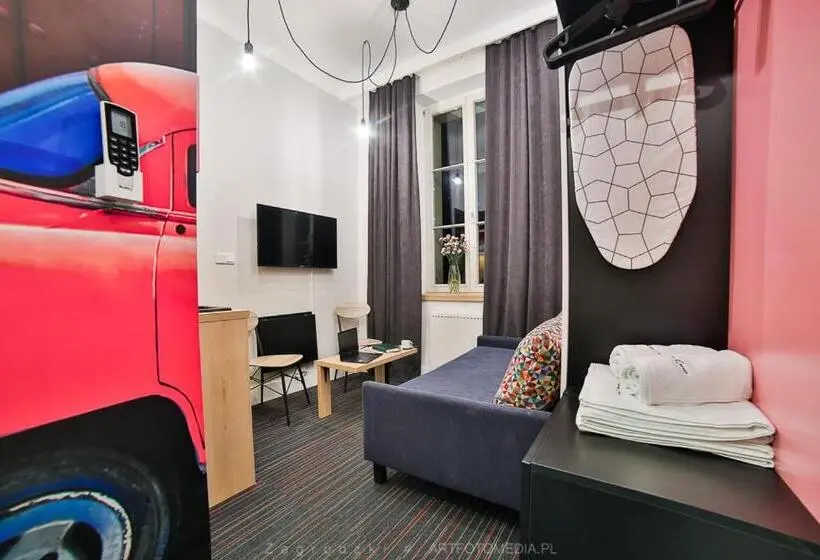１ベッドルームベーシックアパートメント, Saint Thomas Corner   By Upstairs